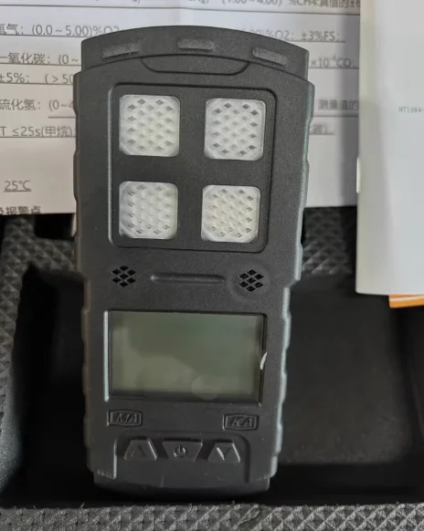 

Portable 4-in-1 Gas Detector for O2 CO NO2 Combustible Gas with Real-Time Monitor Sound Light Alarm