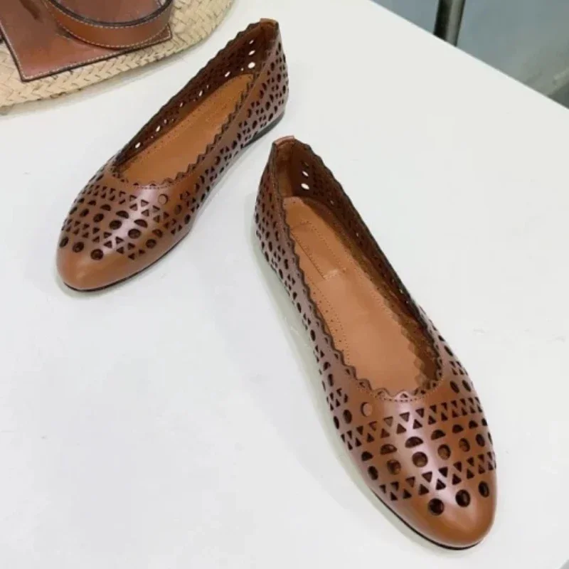 

High quality luxury spring and autumn new leather loafers with hollowed out round toe flat shoes for women's singles lolita