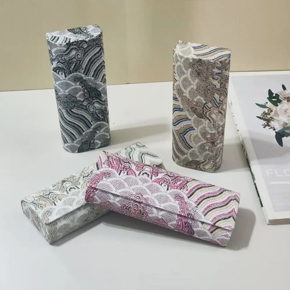 

Magnetic Glasses Case Hard Shell Chinese Style Myopia Glasses Case Lightweight Anti-pressure Sunglasses Protective Cover