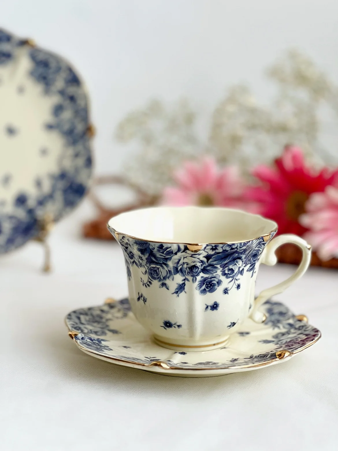 

European Court Temperament Cream Yellow Background with Blue Flower Ceramic Plate Coffee Cup 250ml