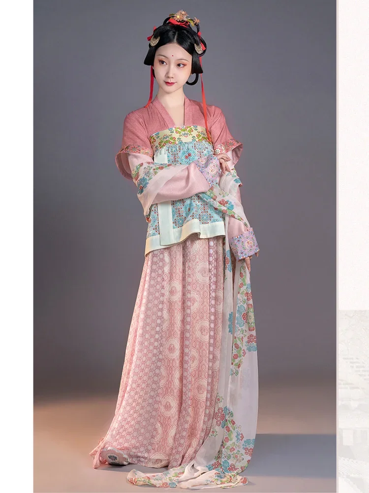 Hanfu โบราณกระโปรงรอบคอสีทองสำหรับผู้หญิงแบบดั้งเดิมกระโปรงยาวถึงหน้าอกเหมือนนางฟ้าหรูหราถ่ายภาพสาวน่ารักได้