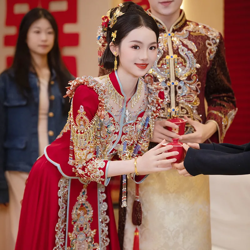

Chinese Traditional Satin Velvet Xiuhe Wedding Dress Women Wedding Toast Suit Reception Cheongsam