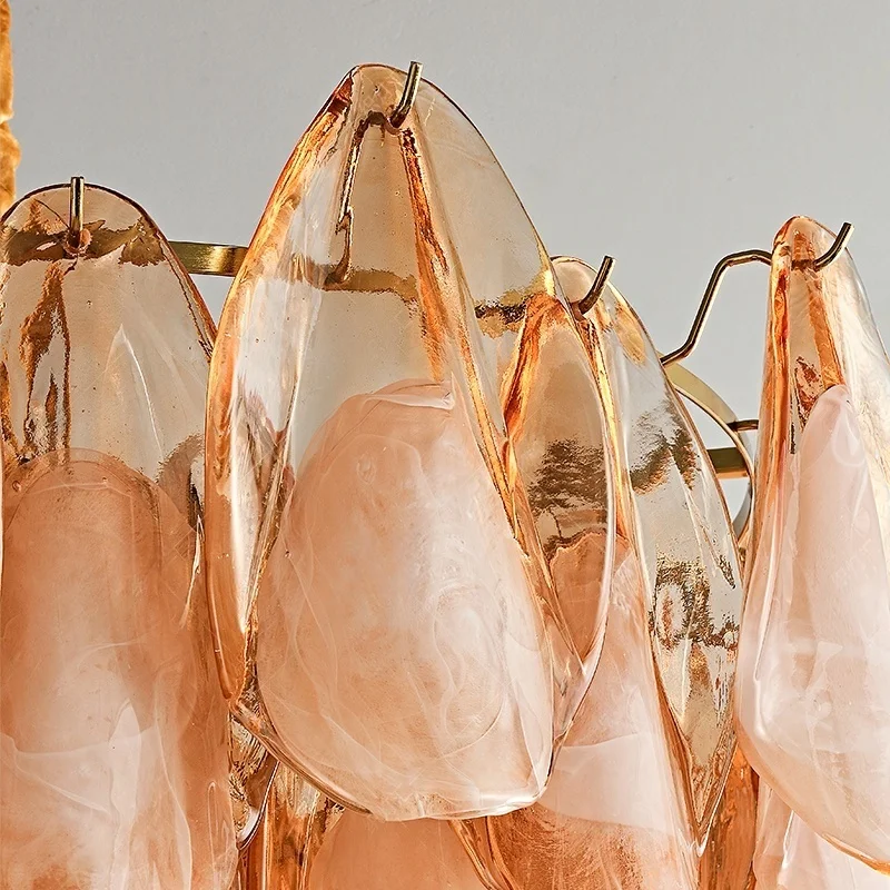 2025 جديد مصمم البتلة شكل الزجاج الثريا عكس الضوء الفولاذ المقاوم للصدأ قلادة مصباح قابل للتعديل السقف بريق لغرفة المعيشة