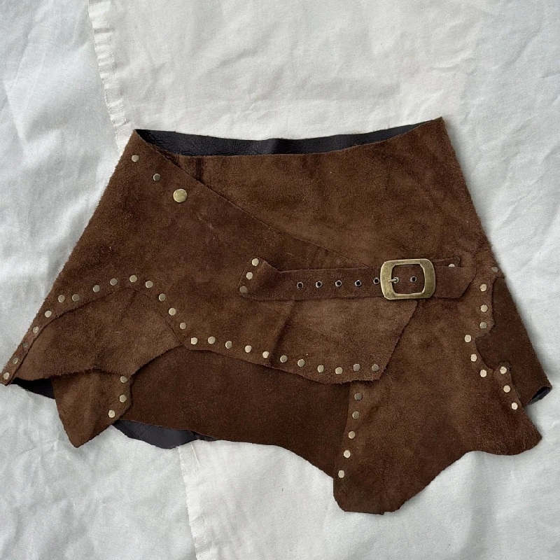 

Autumn Winter Suede Short Skirt Vintage Brown Metal Buckle Wrapping Straps Mini Skirts 2025 New Lady Autumn Winter Y2k Outwears