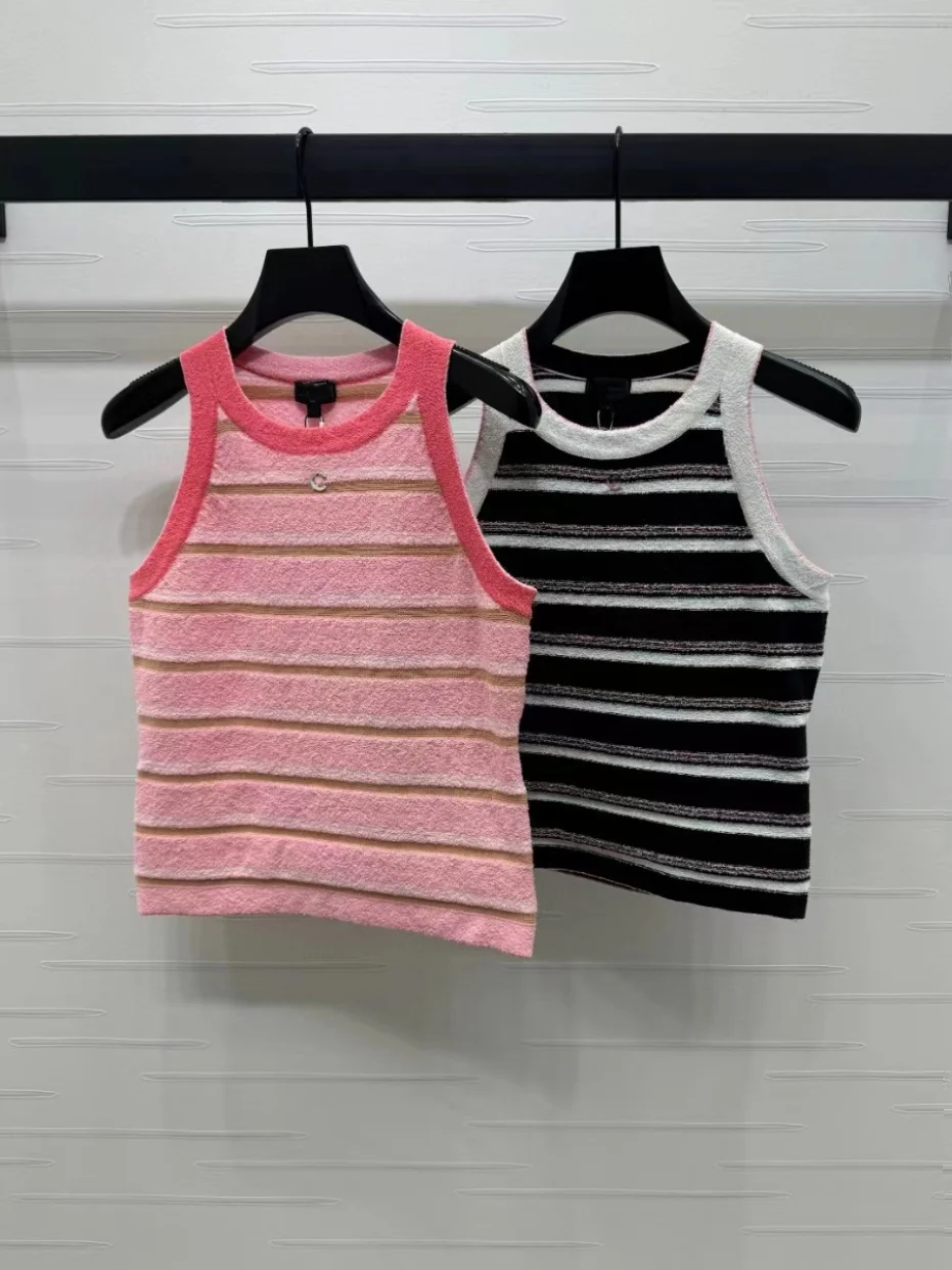 

2025 Early Spring Fashion Women's Slimming Striped Tank Top – Contrast Color Letter Embellishment, Versatile Style