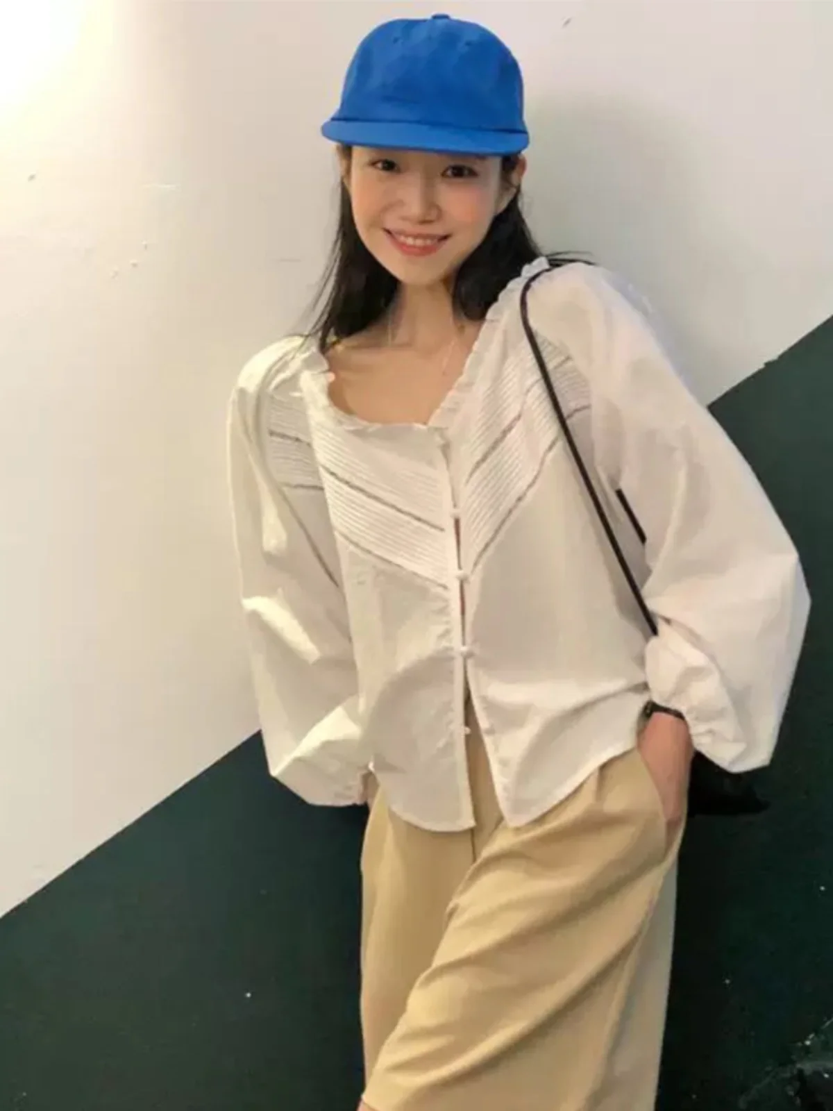 

White Lace Collar Pleated Long Sve irt Women's Early Spring New ort Sle ow Clavicle Top Commute Sle Loose Fit