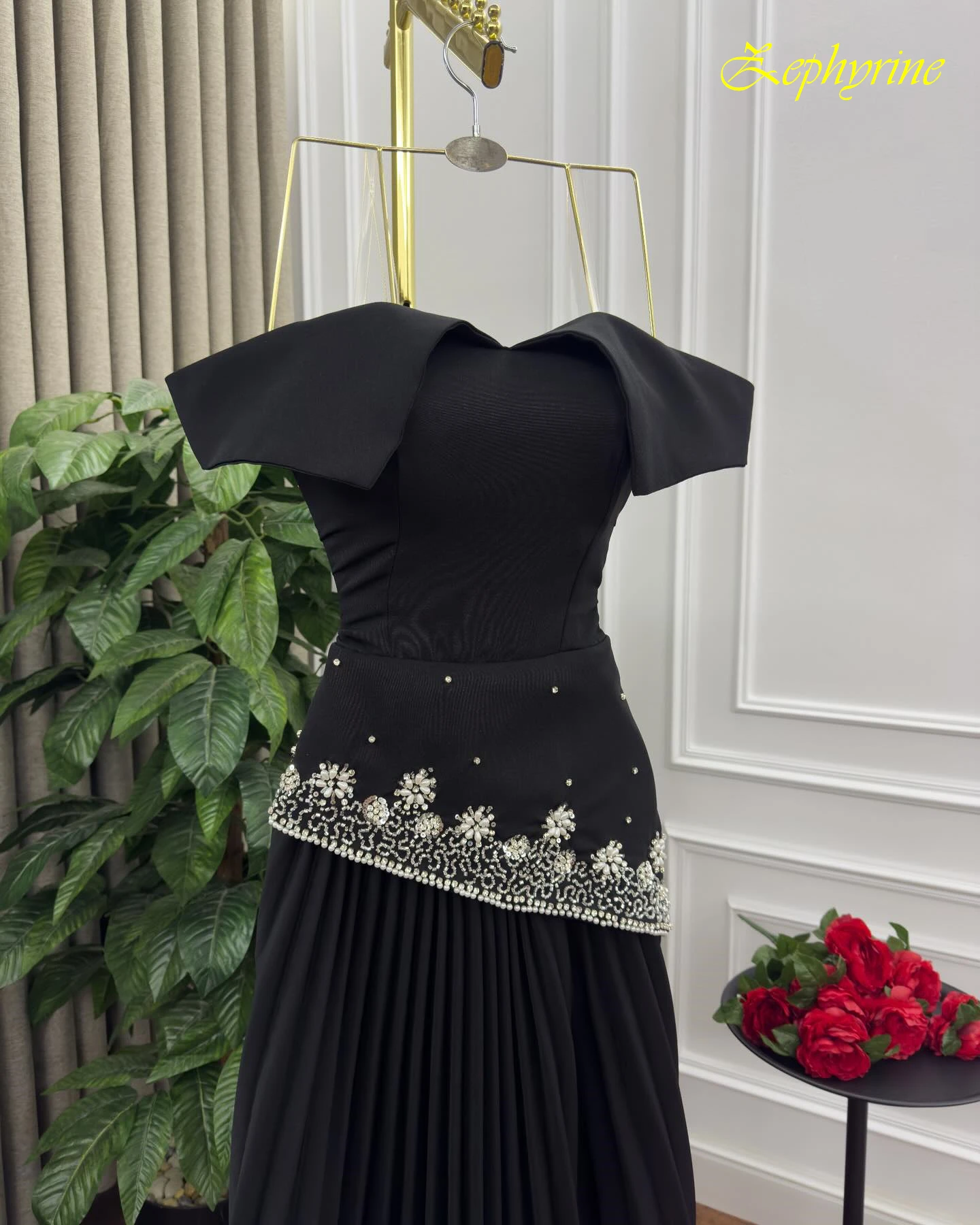 맞춤형 A 라인 보트 넥 우아한 정장 이브닝 드레스와 현대 패션 연예인 가운 기질 섬세한 파티 드레스