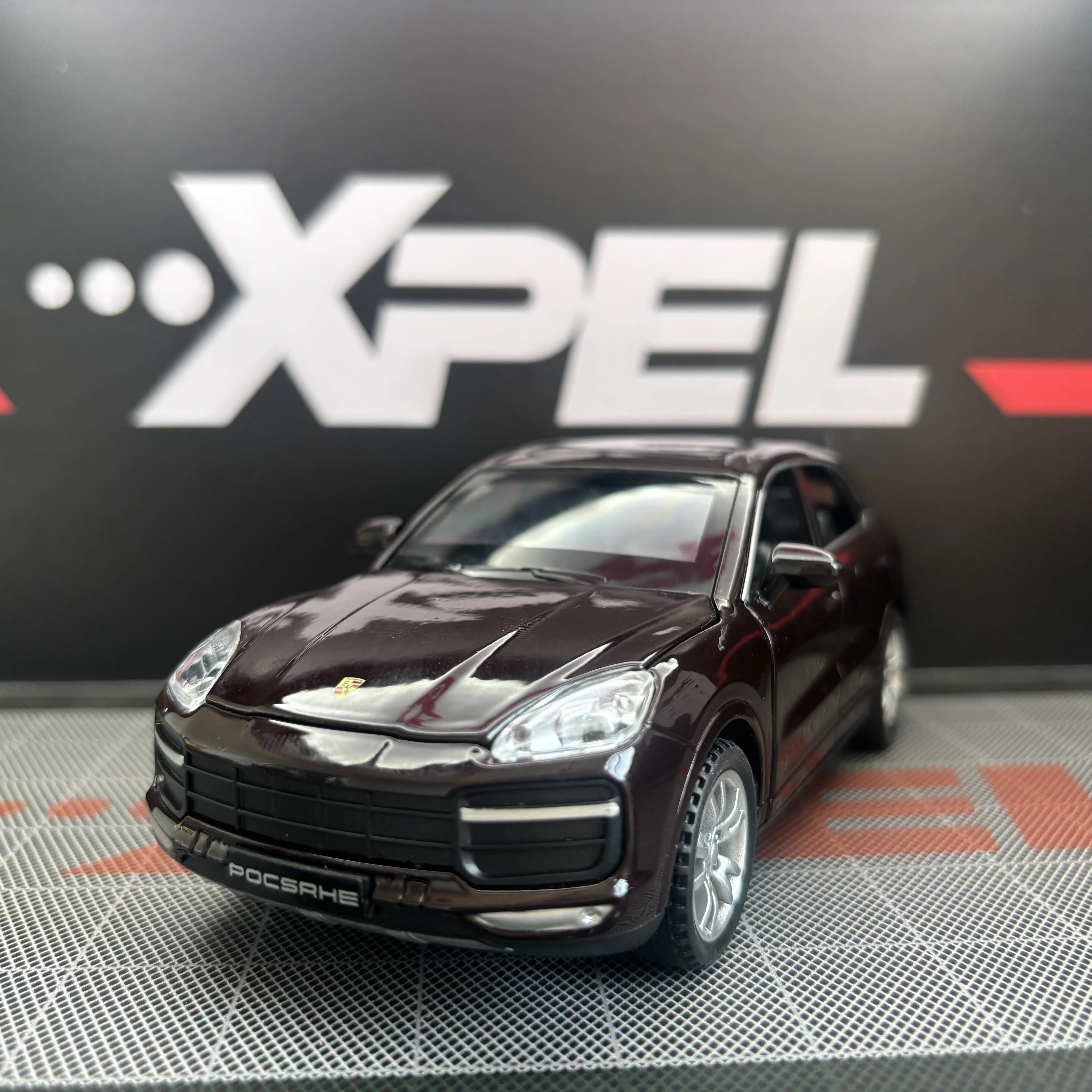 1:32 Porsche Cayenne Turbo Alloy Car Diecast Model Simulation Model Ornament Sound Light Pull Back Toy Collect Hobby Model Gift
