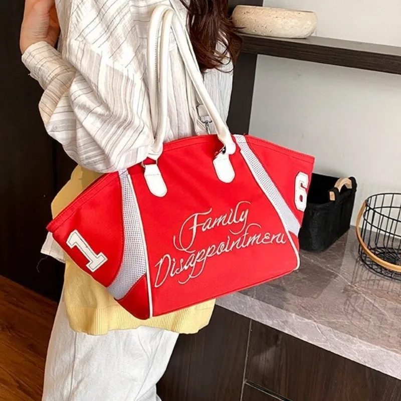 

Popular Light Luxury Shoulder Bag With French Inspiration, High-End Quality And Versatile Carrying For Everyday Use.