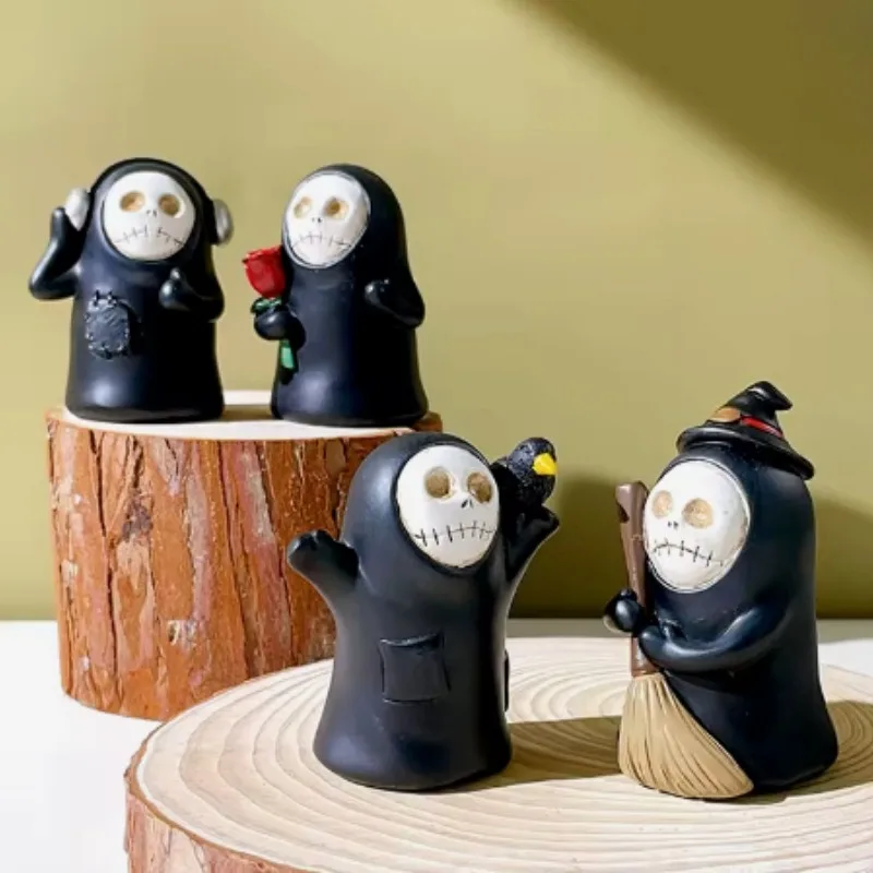 Halloween ghost ornament skull wizard faceless horror mystery man in black home desktop resin ornament