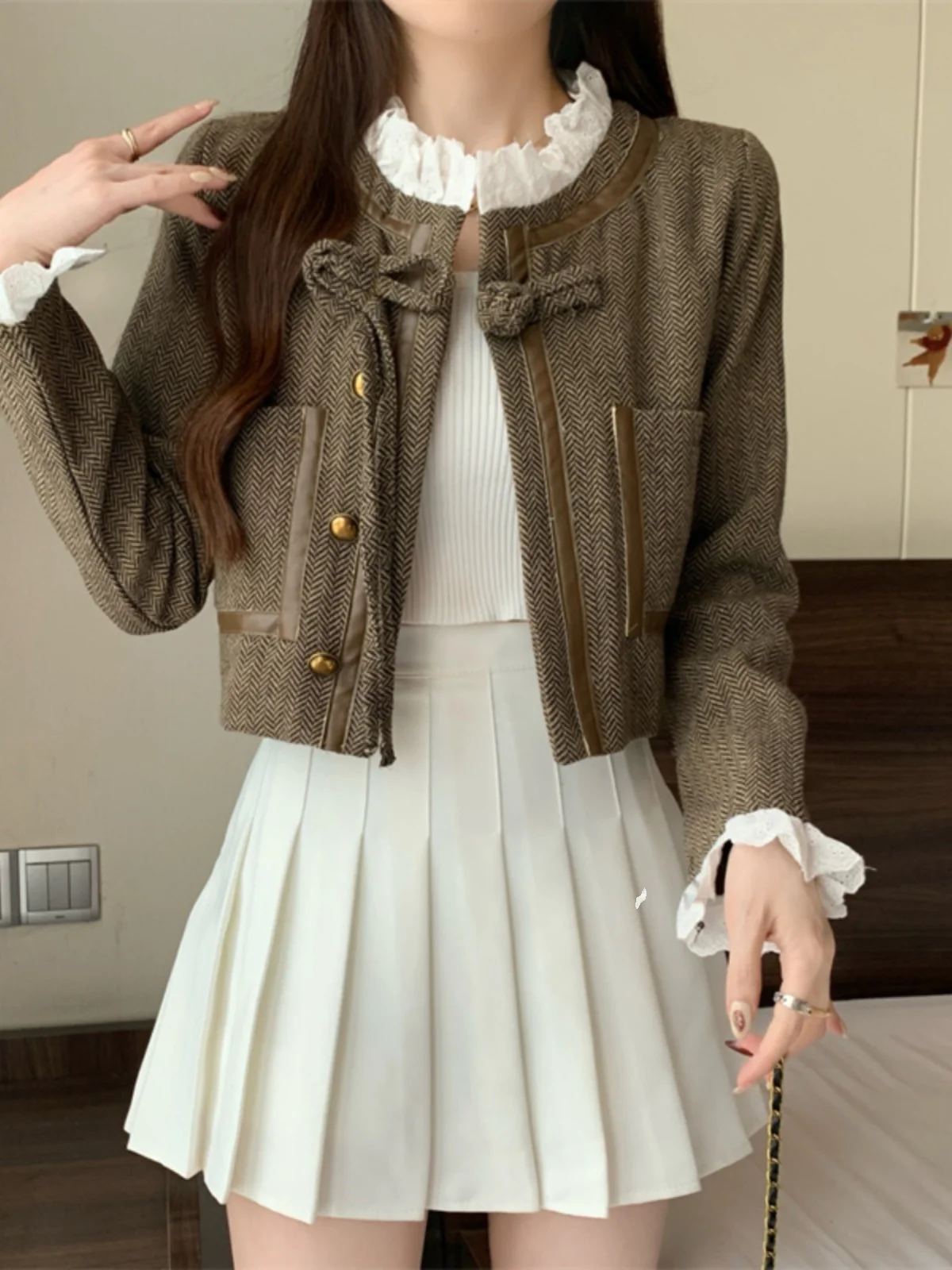 Tweedowa kurtka płaszcz oversize damski jesienno-zimowy ocieplana wygodna elegancka klasyczna w stylu socjality dopasowana Harajuku