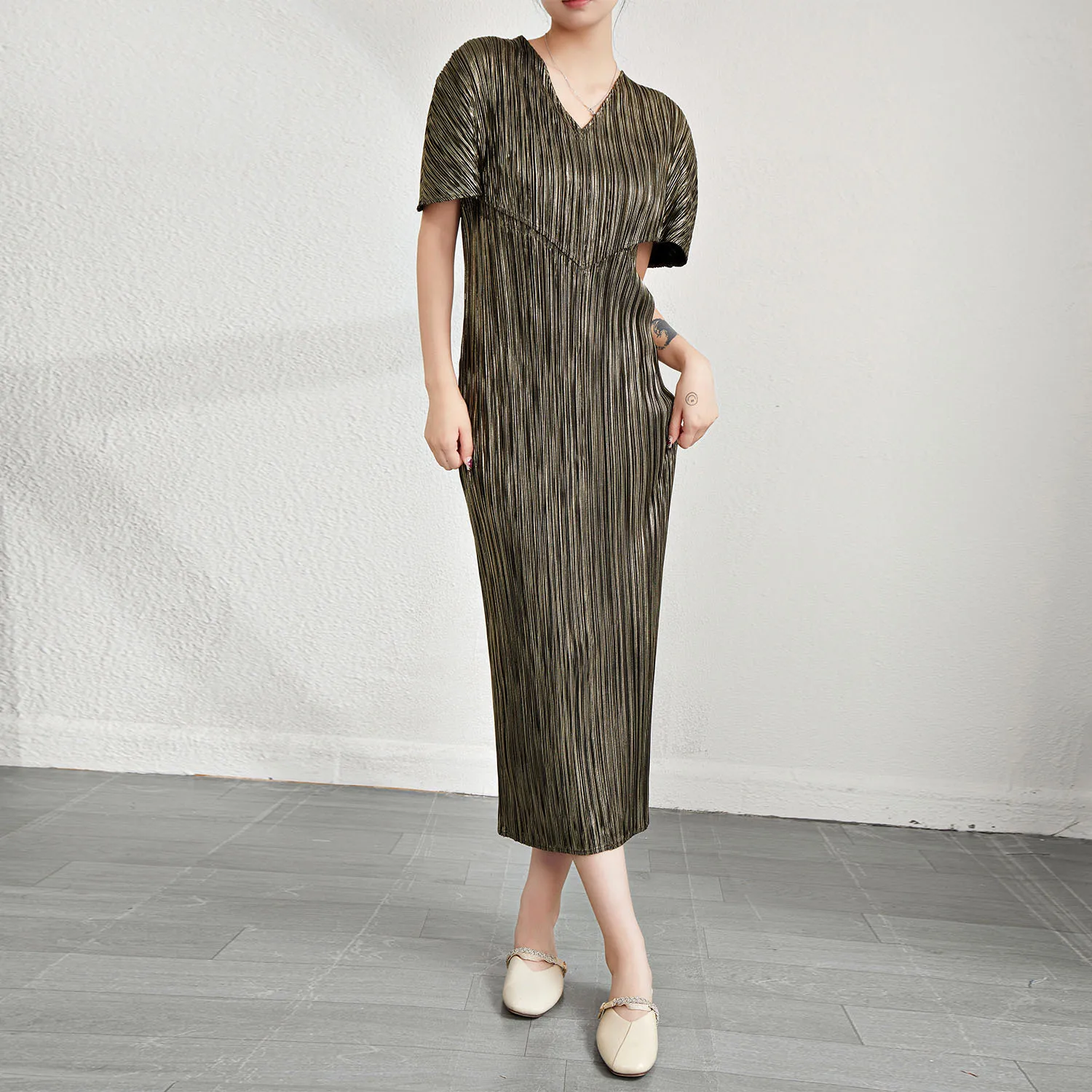 Miyake Metallic Dress Irregular Dress Light Luxury Niche Waist Bag Hip Folding, Banquet Long Skirt Versatile 2024 Summer