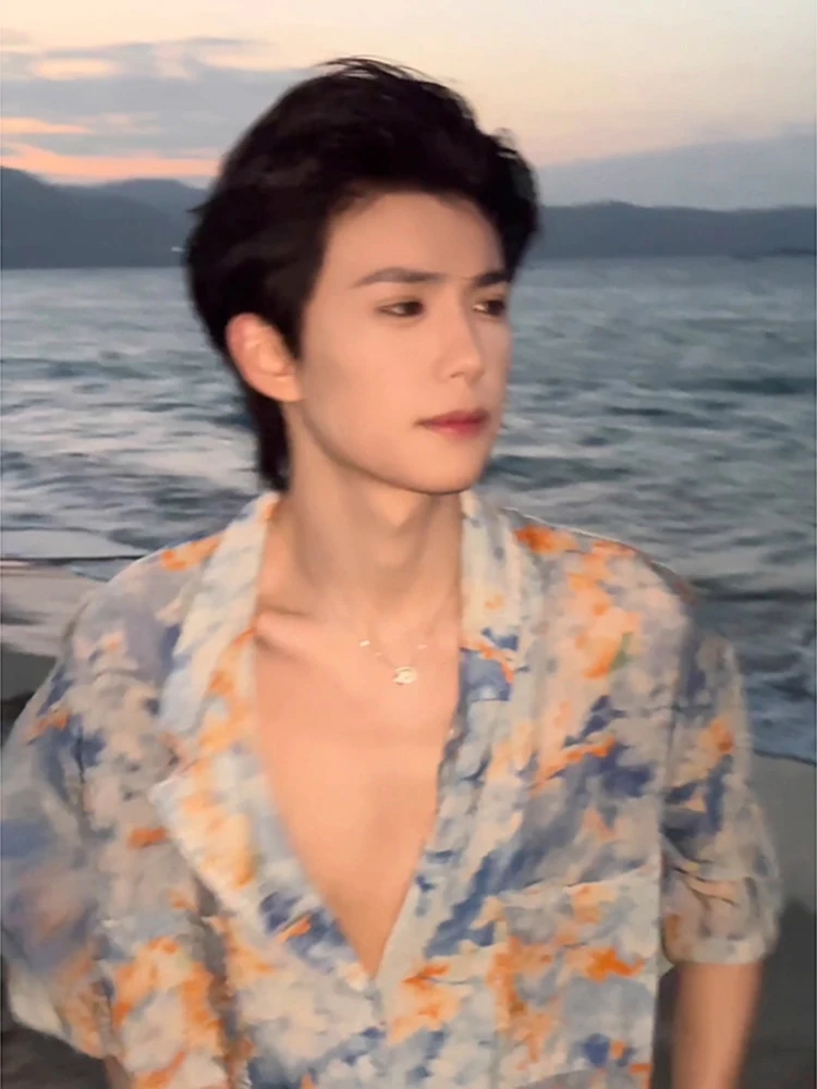 

Тайский Sle Tie Dye Ice Silk ort Sve irt Пляжная одежда Summer Vaion Пара Light Jaet Свободный крой Молодежный Faion Polyes...