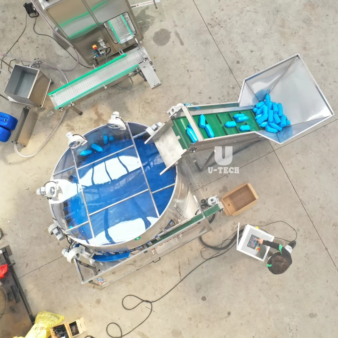 Plastic Empty Bottles Feeder and Unscrambler Machine With Full Automatic Bottles Change Direction