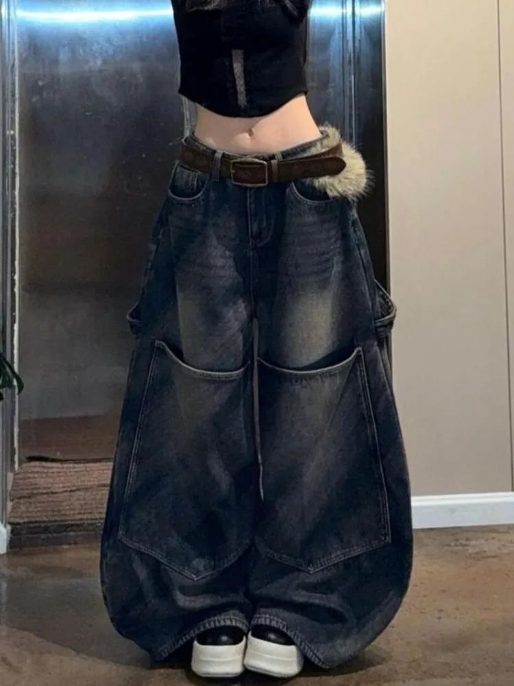 Vintage American Streetwear High Waist Plus Size Wide Leg Curved Jeans Women Washed Faded Big Pocket Loose Fit Draped Daily Wear