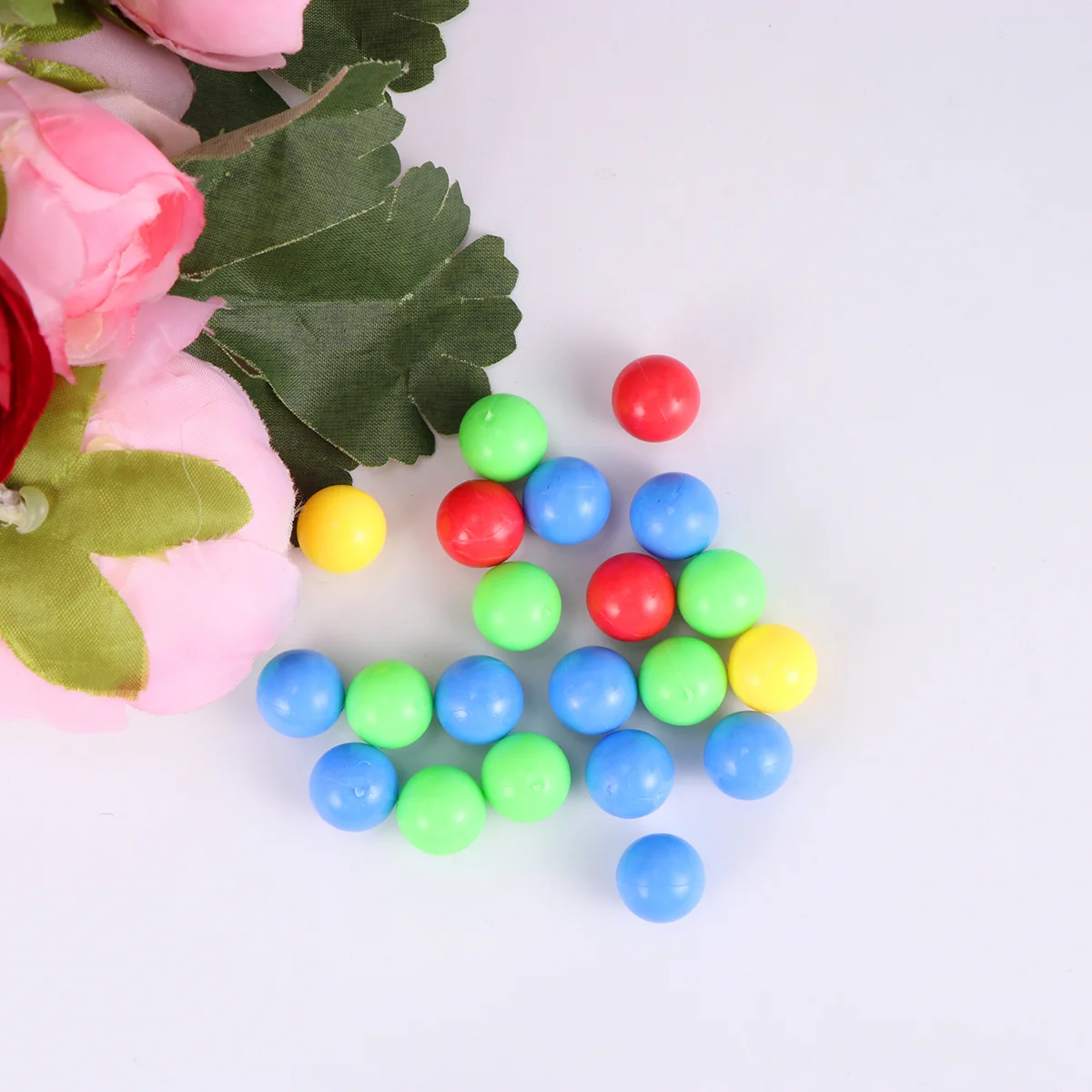 

About 120pcs Game Replacement Balls Plastic Colorful Games Beads Game Toy (Random Color) Game Beans Beans Bead