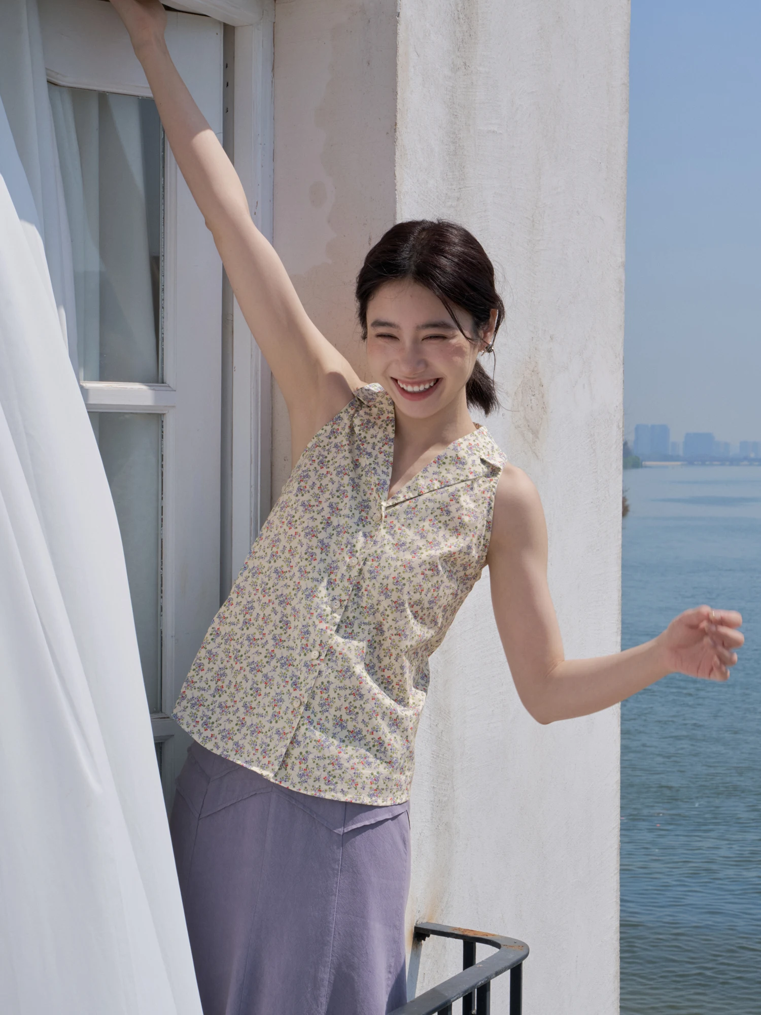 

Женская блузка French Sle Garden Eden с синим цветочным принтом, V-образным вырезом, из дышащего чистого хлопка, повседневный топ