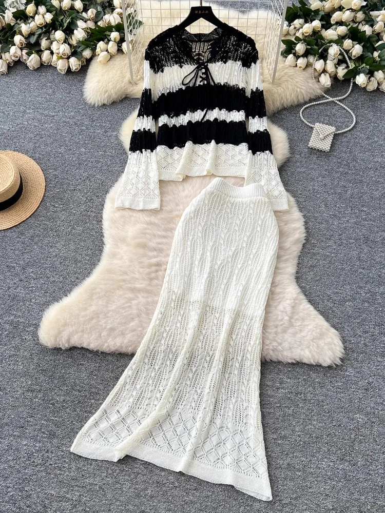 

Свободный вязаный пуловер в полоску со шнуровкой и v-образным вырезом, расклешенными рукавами + эластичная талия, ажурная макси-юбка «рыбий хвост», комплекты из 2 предметов