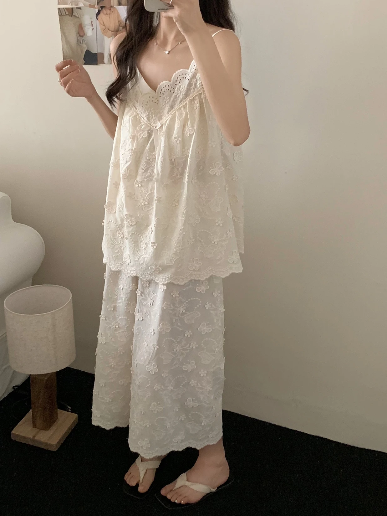 

Ele Embroidered Cotton Spwear Women's Summer Sweet Princ Sle Loose Fitted Seven-Quarter Pants with Chest Pad