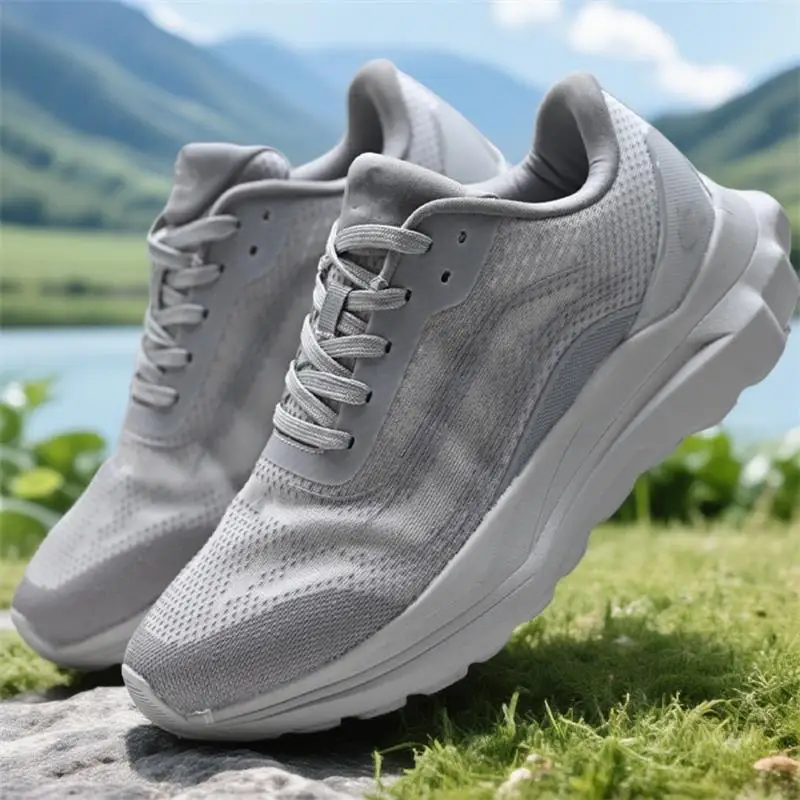 

BootsBreathable mesh sports shoes, air circulation, fresh footfeel for seaside travel