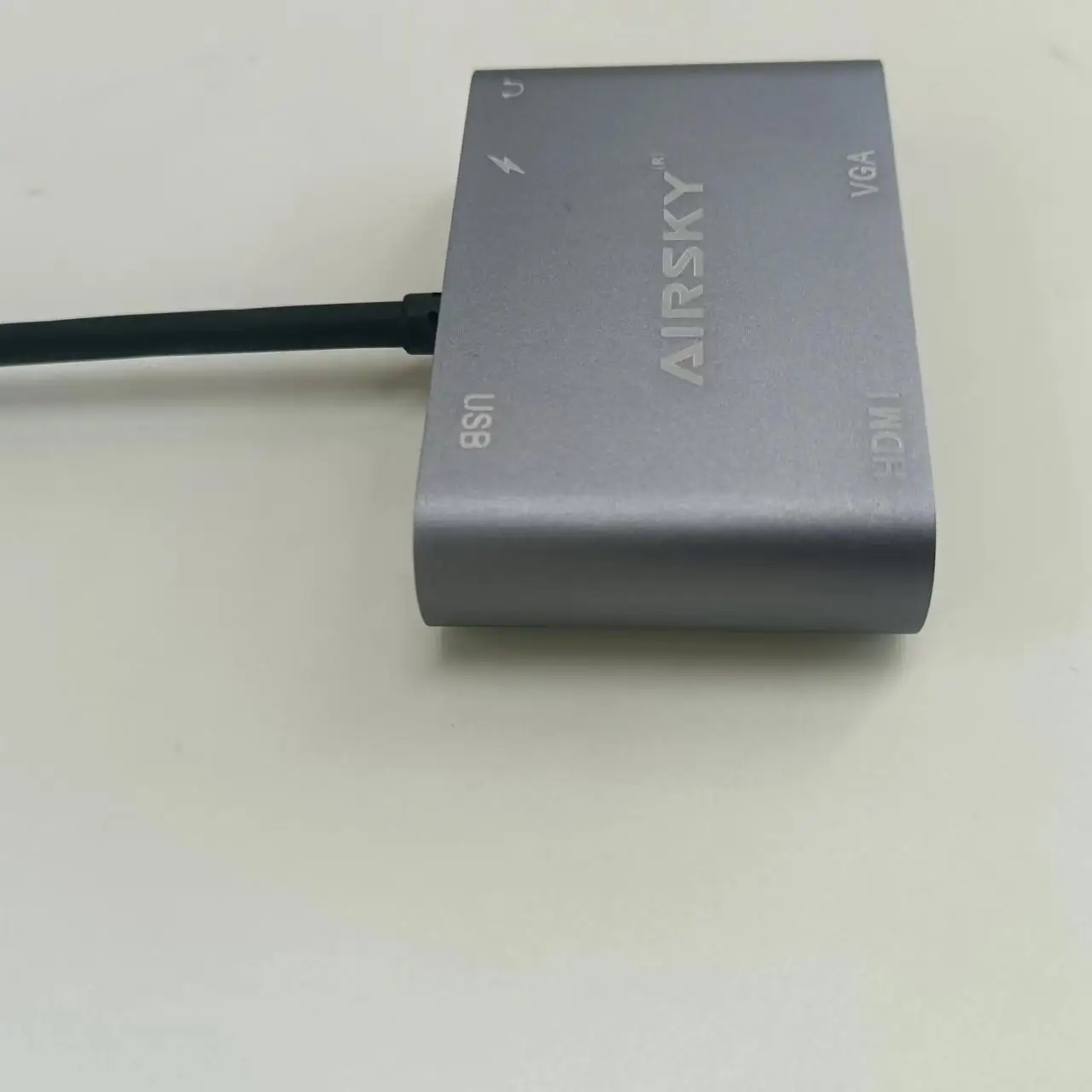 Док-станция AIRSKY с USB C на VGA AUX HDMI.