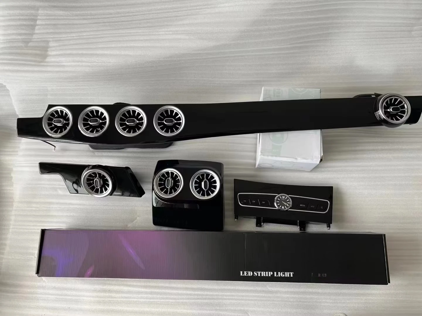 右側アクセサリー インテリア タービンベントパネル オーバーレイ E W212 W207 E300 E260 E200 E320 インテリア センターコンソール用