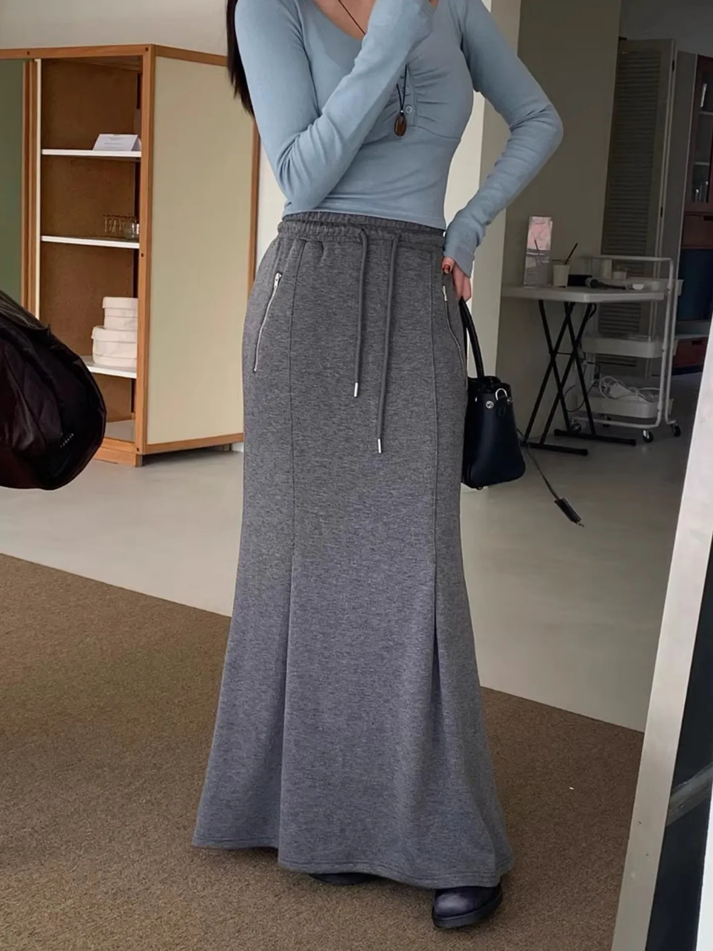 

Gagarich 2025 Zipper Pocket Pleated Slit Skirt Women Autumn Winter High Waisted Drawstring Hanging Fishtail Long Skirts