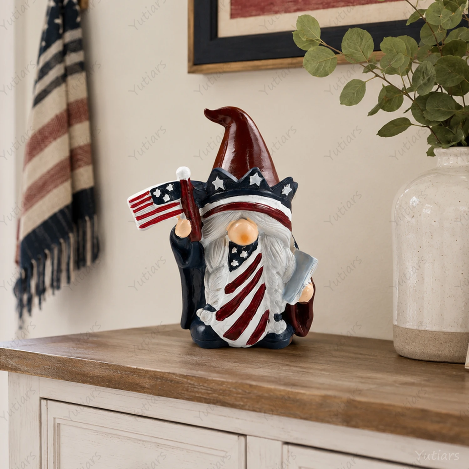 American Style Gnome Statue with Flag Design, Cute Resin Figurine Tabletop Ornament for Home Shelf Room Decoration Gift