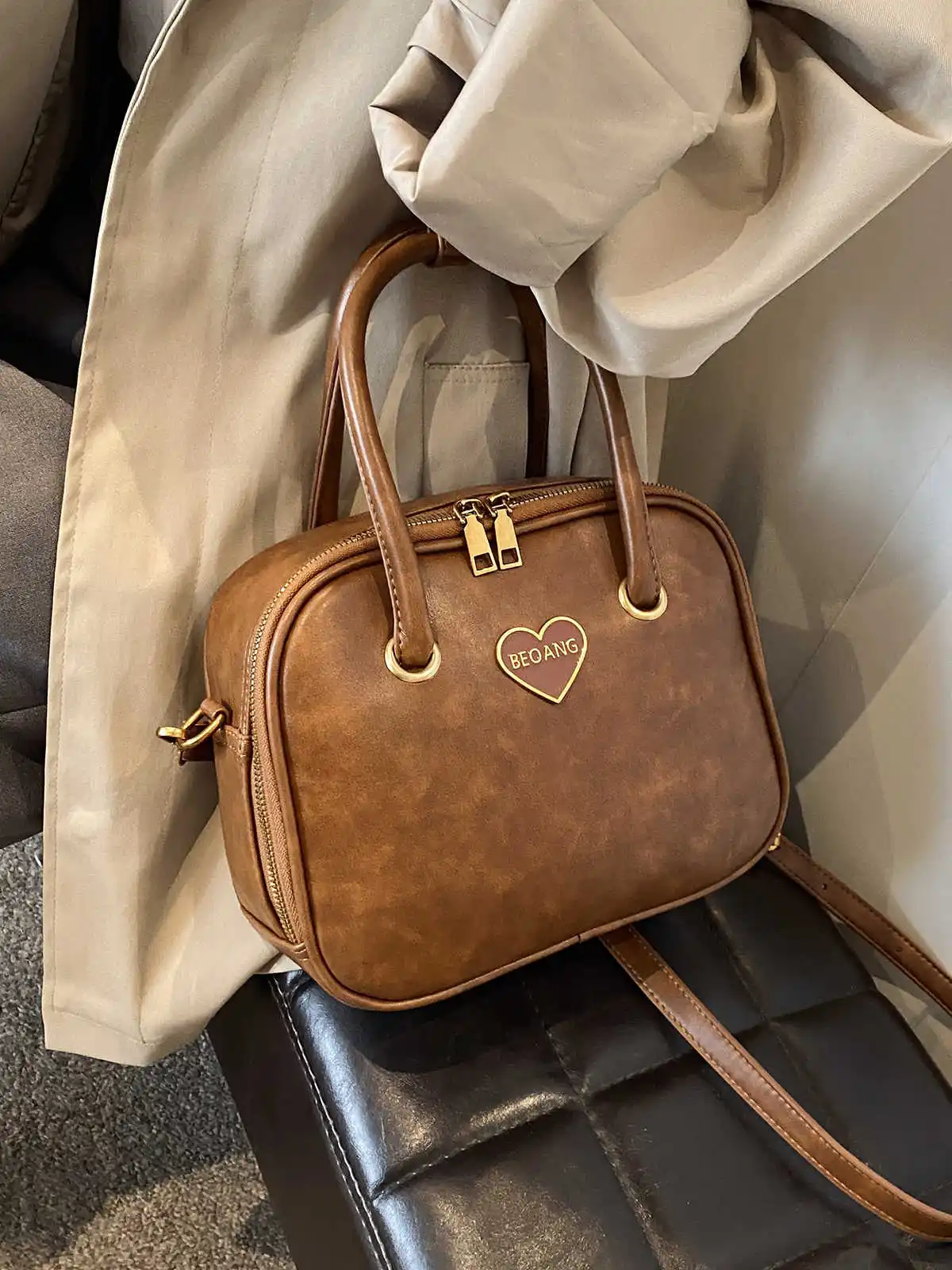 High-end Oil Waxed Leather Vintage Small Bag Women 2024 New Autumn Winter Hundred Crossbody Handbag Tote Small Square Bag