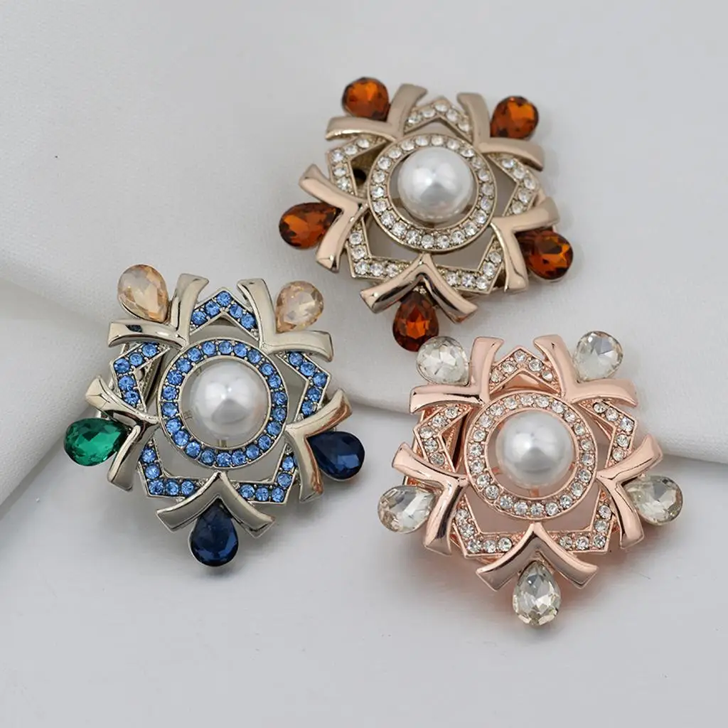 Elegant Women's Brooch Pin Alloy Rhinestone Pearl Safety Brooch for Luxury Gift or Fashion Clothing Accessory