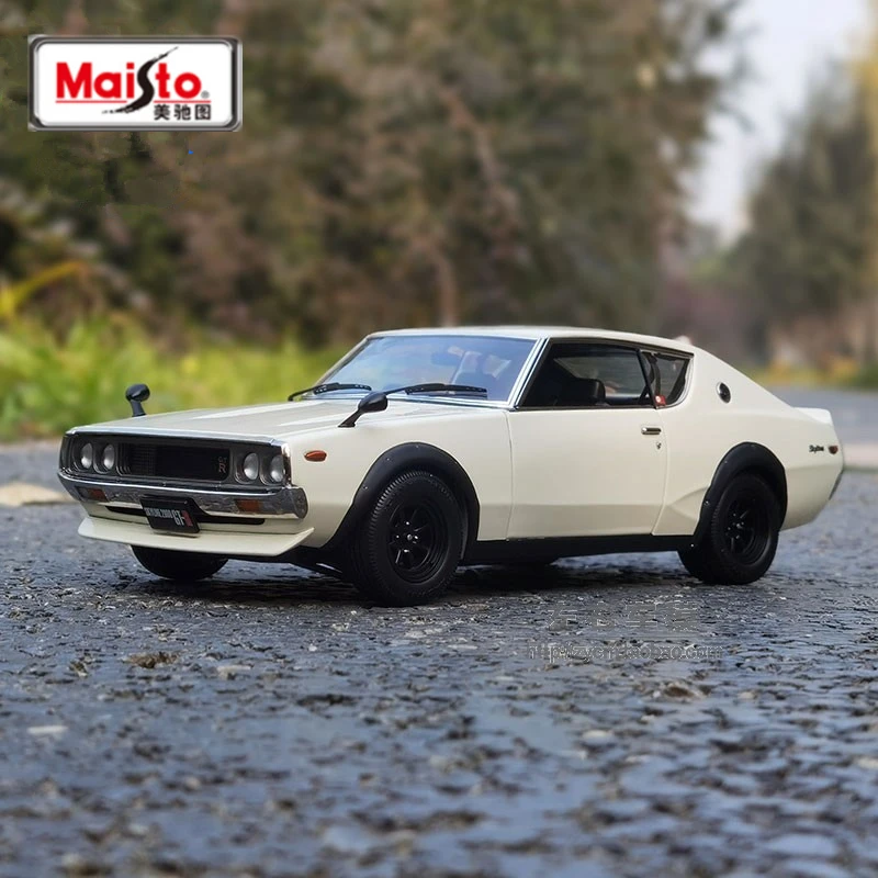 Maisto 1:24 1973 Nissan Skyline 2000 GT-R Alloy Sports Car Model Diecasts Metal Toy Racing Car Model Simulation Childrens Gifts