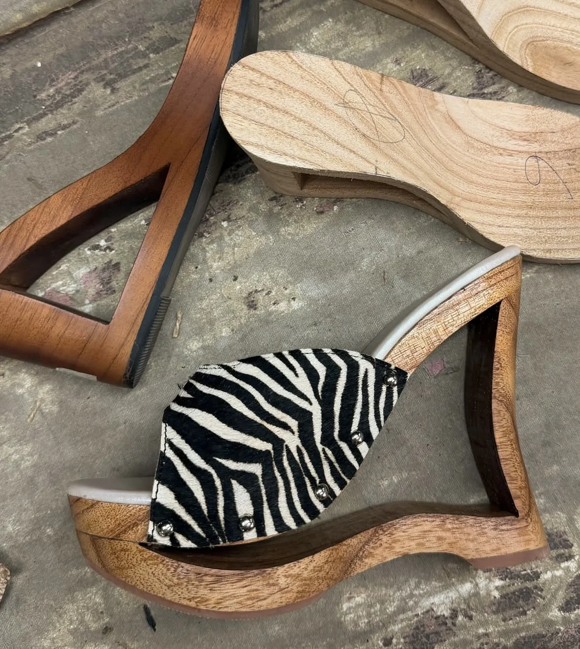 Zebra Print Wooden Heel Mules Women Open Toe Slip On Sandals Unique Sculptural Block Heel Summer Fashion Party Dress Slippers