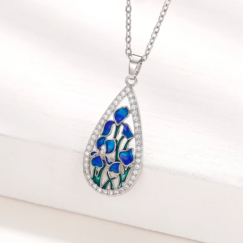Huitan Blaue Blume Emaille Anhänger Halskette für Frauen Silber Farbe Kette Mode Wasser Tropfen Charme Hochzeit Jahrestag Neue Schmuck