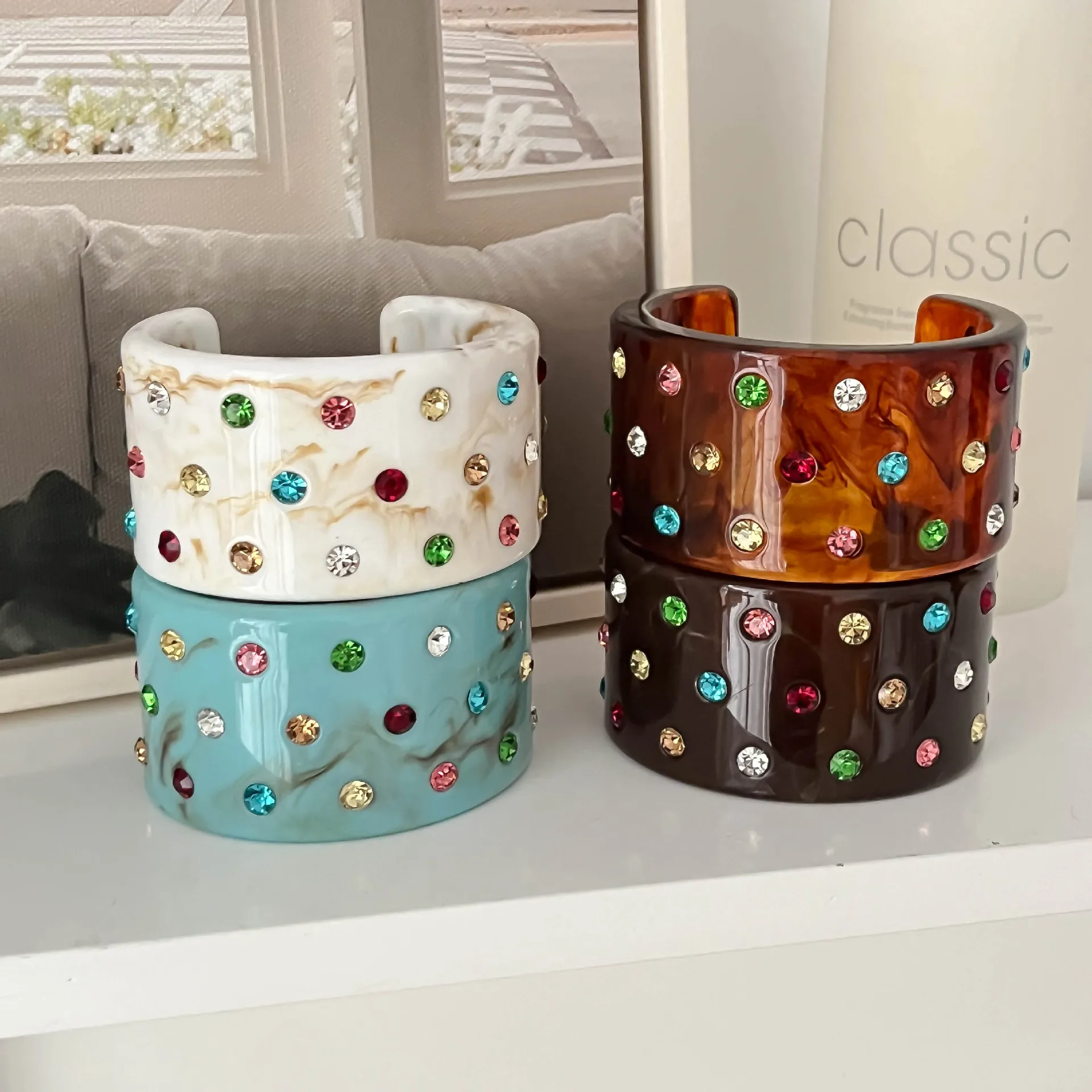 

Boho Chunky Exaggerated Cute Colorful Bright Crystal Inlaid Resin C-shaped Open Bracelet for Women Girls Summer Party Jewelry