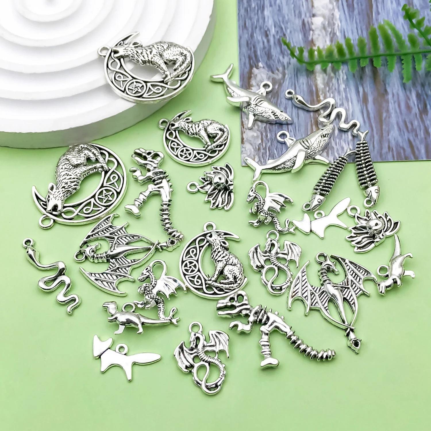 20/24pcs Animal Charms Alloy Fox, Skull, Dragon, Snake, Wolf Pendants for DIY Bracelets Necklaces Jewelry Making Accessories
