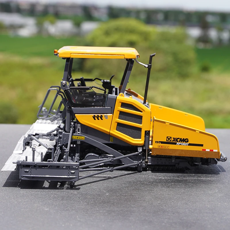 Collectible Alloy Model Toy Gift 1:35 Scale XCMG RP1005T Paver Engineer Machinery Truck Construction Vehicles DieCast Toy Model