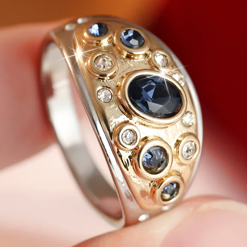 Women's Wide Two Color Ring Staggered Embedded Gradient Synthetic Zircon Ring Vintage Palace Texture Temperament Jewelry