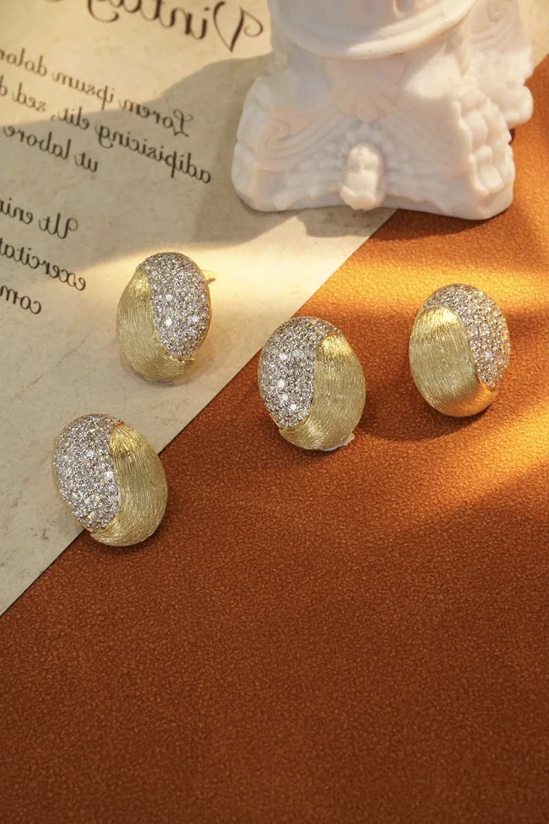 LUOWEND 100% 18K Yellow Gold Earrings 0.78carat Real Natural Diamond Stud Earrings for Women Wedding Jewelry Luxury Shiny Design