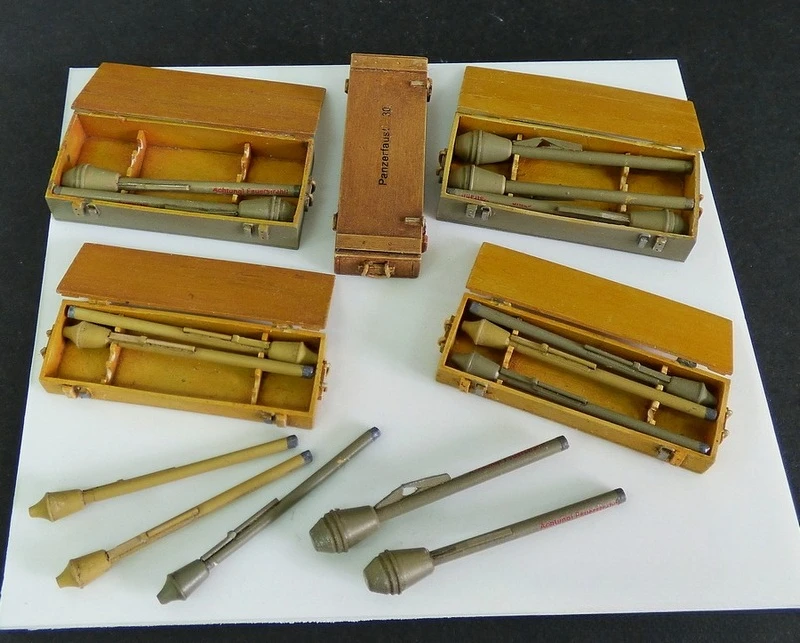 Modelo de resina fundida em escala 1/35, kit montado da segunda guerra mundial alemão panzerfaust 30 + 60 modelo de cena desmontado e sem pintura