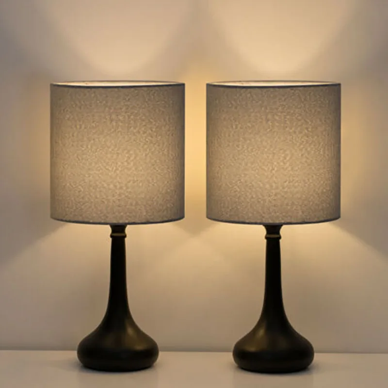 Lampes de table de chevet, base en métal noir moderne avec abat-jour en lin gris, petite lampe de bureau, lot de 2 pour le salon