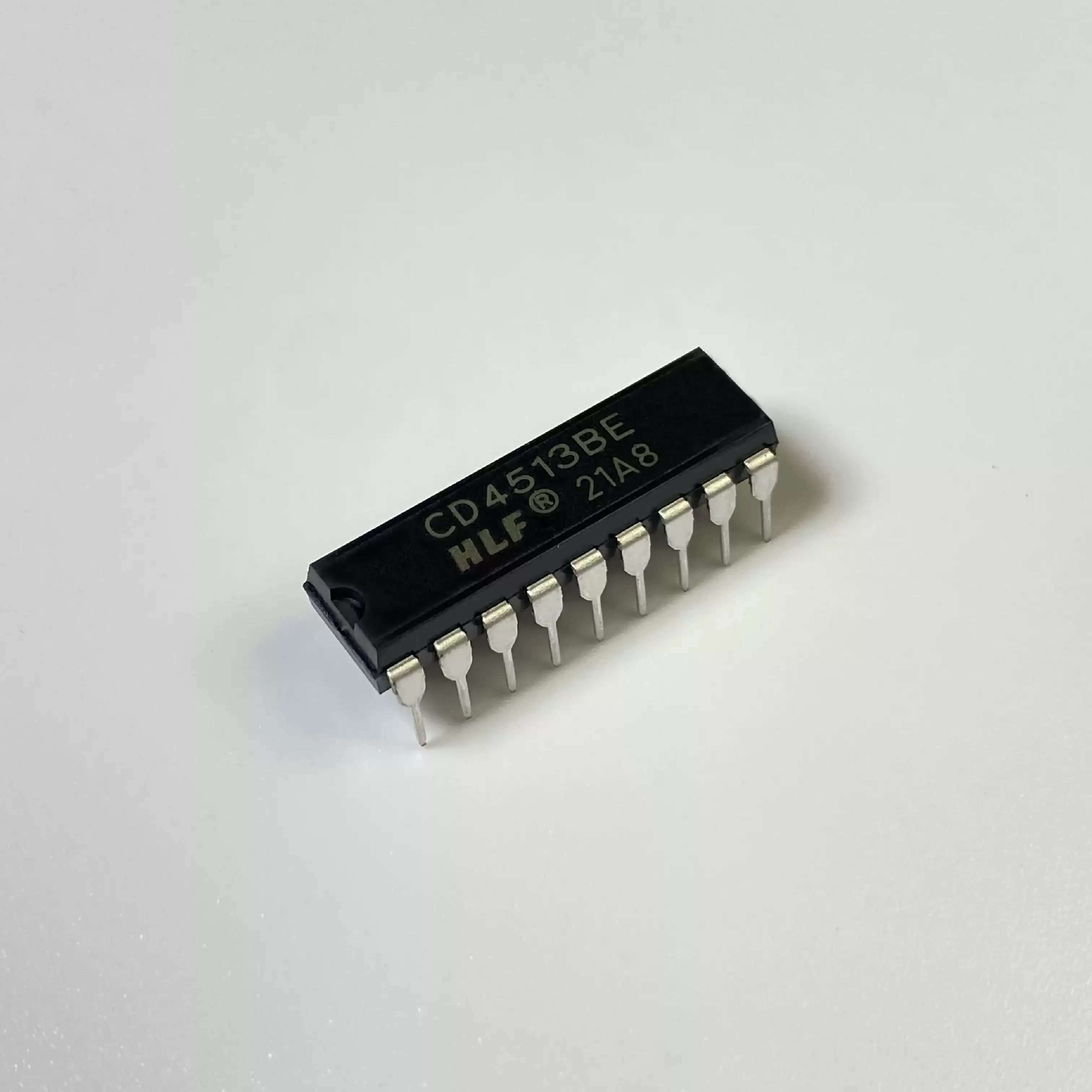(10 pcs) CD4513BE DIP-18 CD4513 BCD to 7-Segment Latch/Decoder/Driver CMOS 3V-18V
