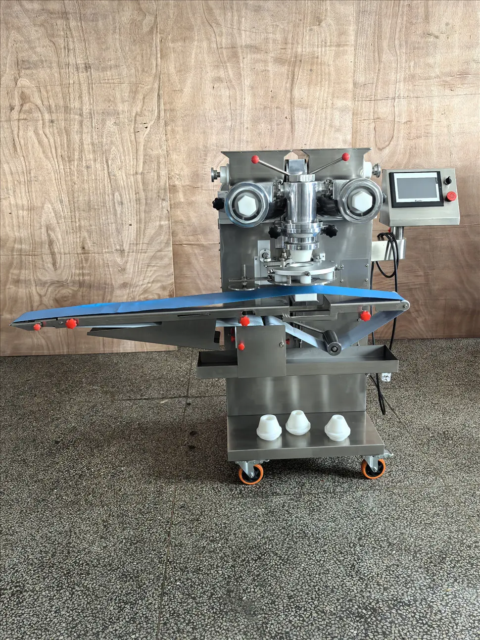 Automatic Commercial Encrusting Machine Multi-Function for Mooncake Mochi Rice Ball Cookie Making Production Line