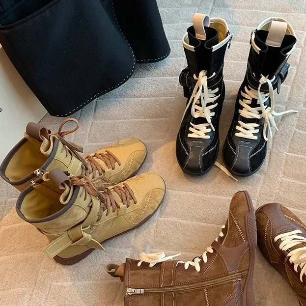 

Women's Boots 2025 Autumn/Winter New Fashionable Retro Color blocked Versatile Strap Hunting Robe Training Boots for Women