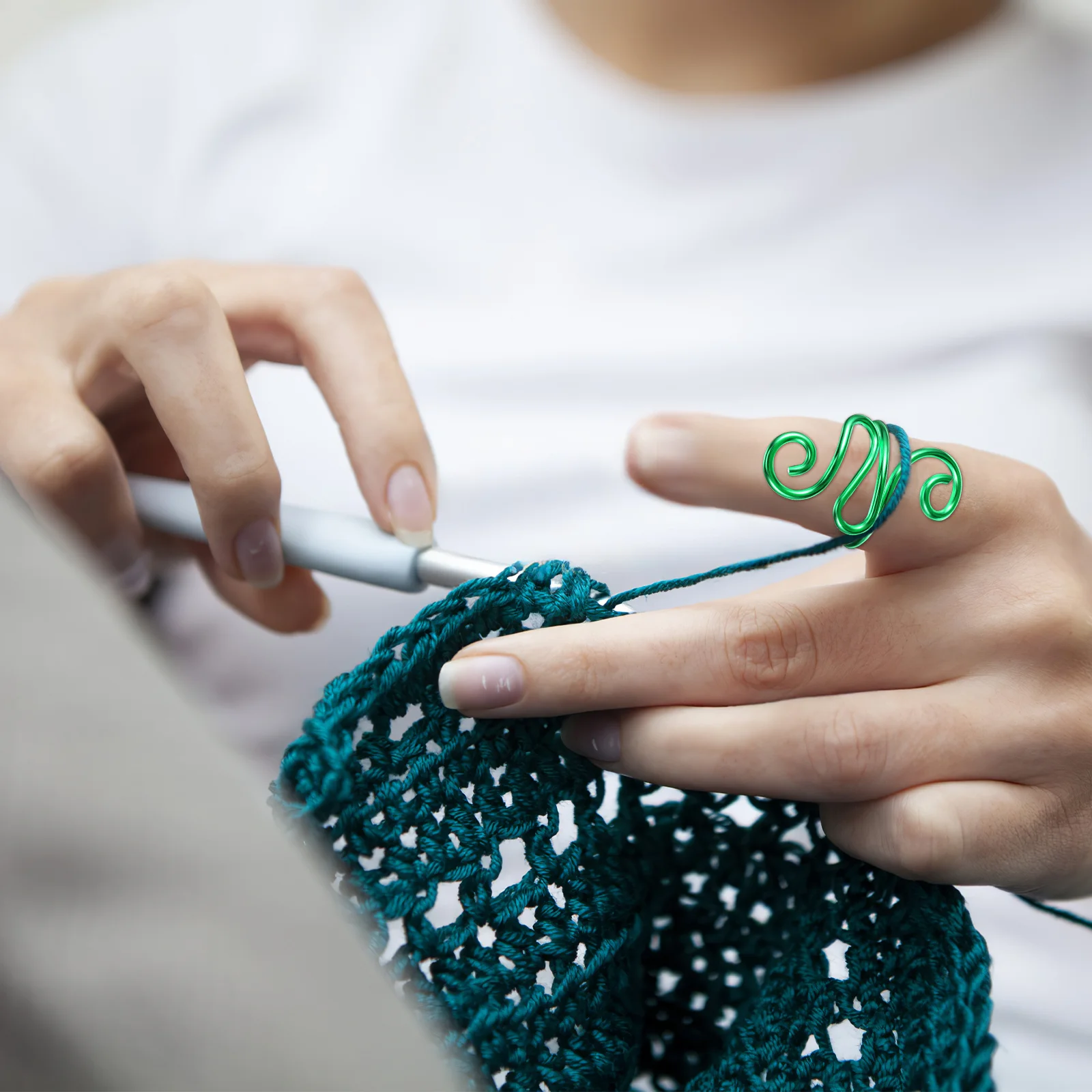 

9Pcs Adjustable Crochet Tension Rings Yarn Guide Finger Loops Durable and Lasting Open Design for Professional Stitches