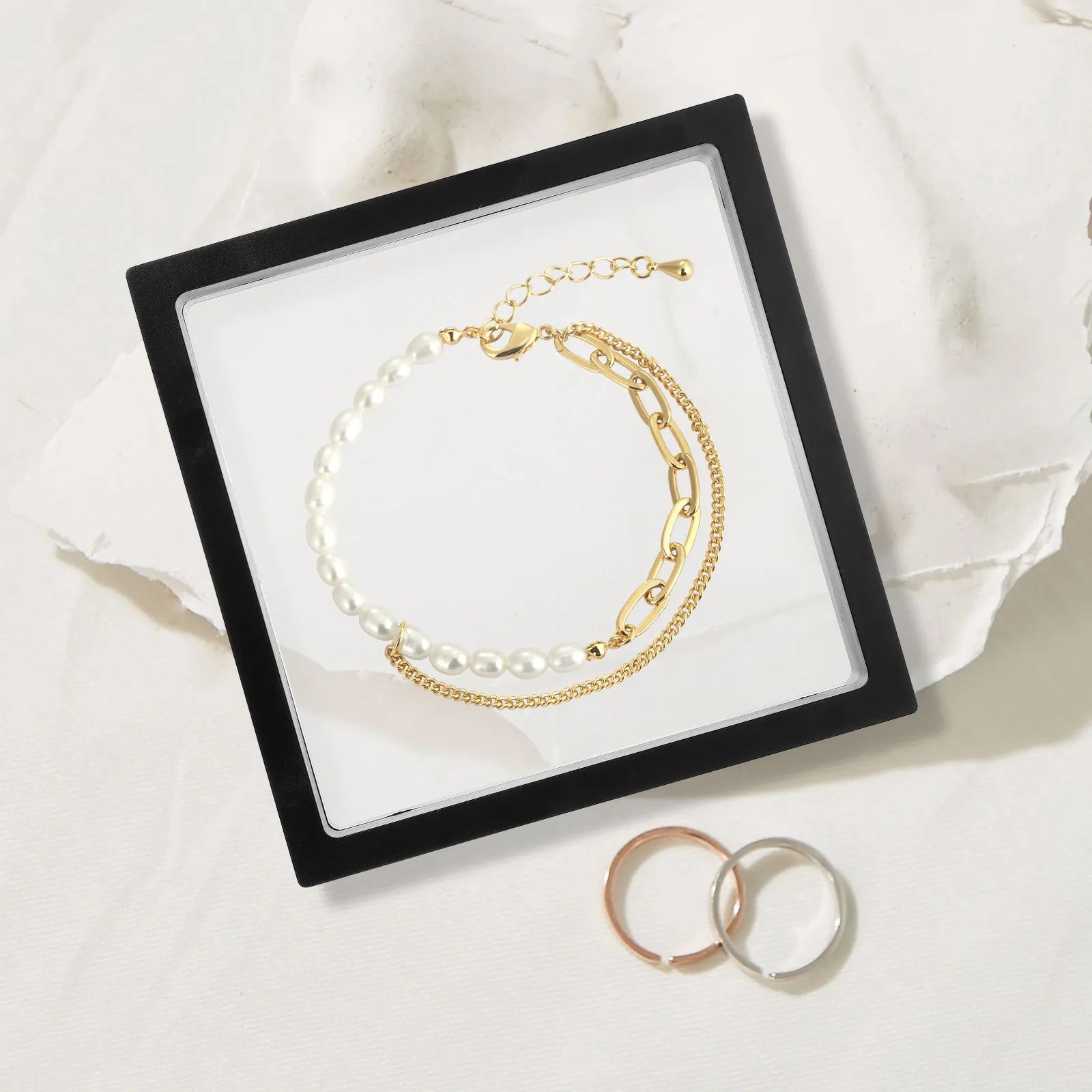 

4Pcs 3D Floating Jewelry Display Case Transparent Ring Stand for Desktop Displaying Collection Oxidation Resistant Wear Proof