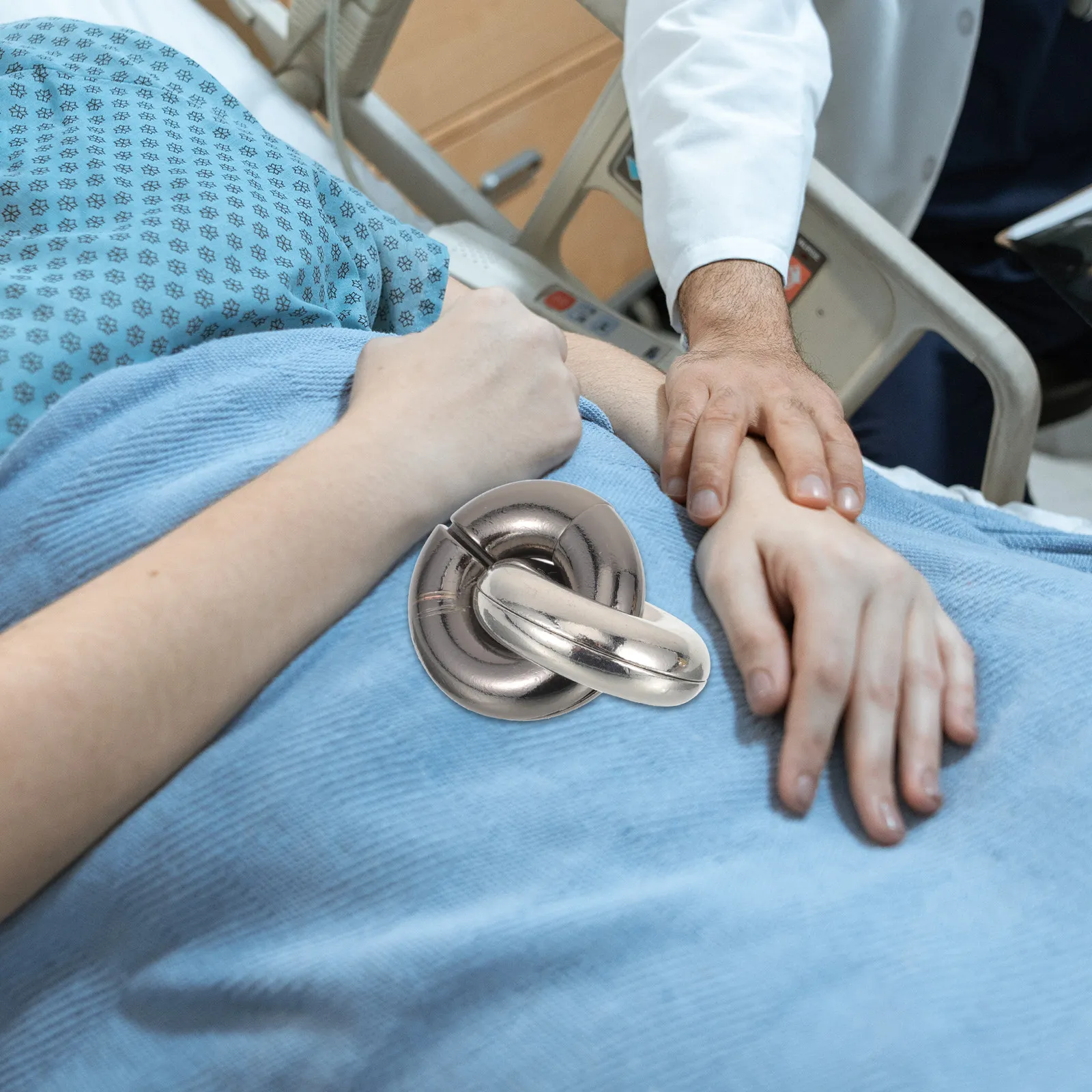 

3Pcs Metal Brain Teaser Puzzles Kongming Lock Elders Sensory Trainer Hand Exercise Puzzle Games for Seniors Gifts