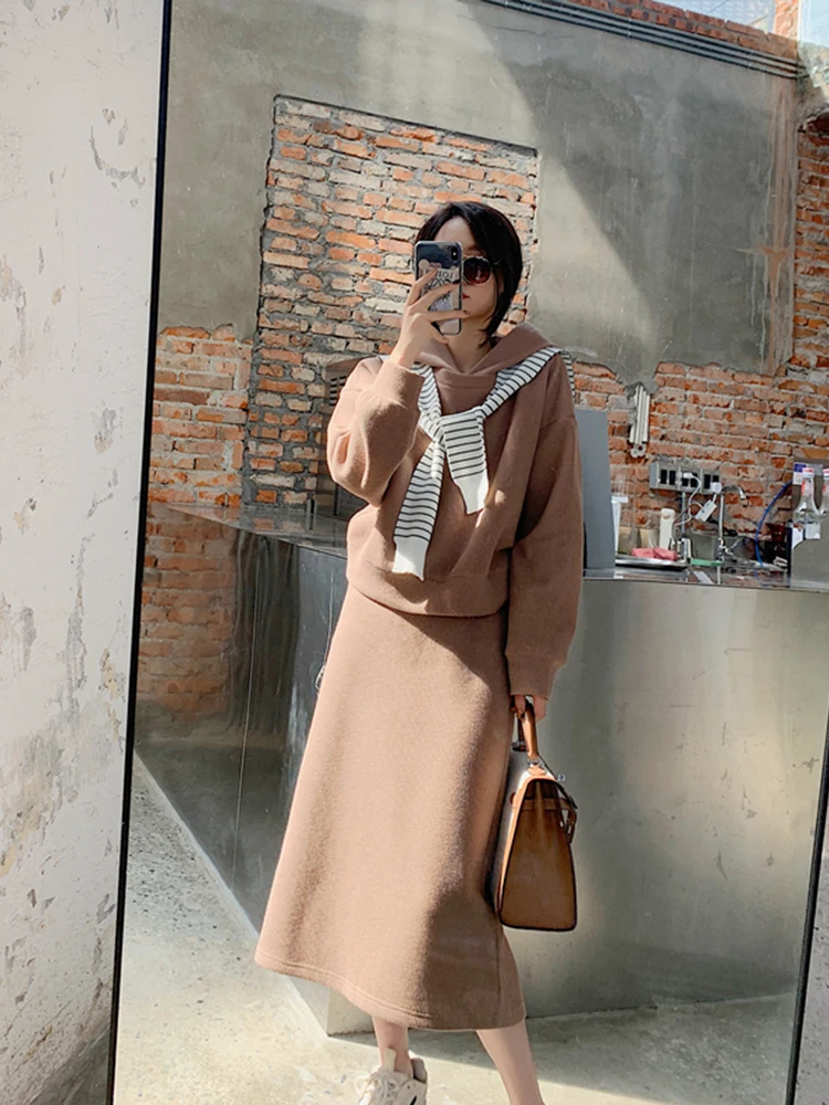 

Модный комплект из двух предметов: худи и юбка для ранней осени, из хлопковой смеси, комфортный, утепленный, с длинными рукавами, в корейском стиле, для повседневной носки