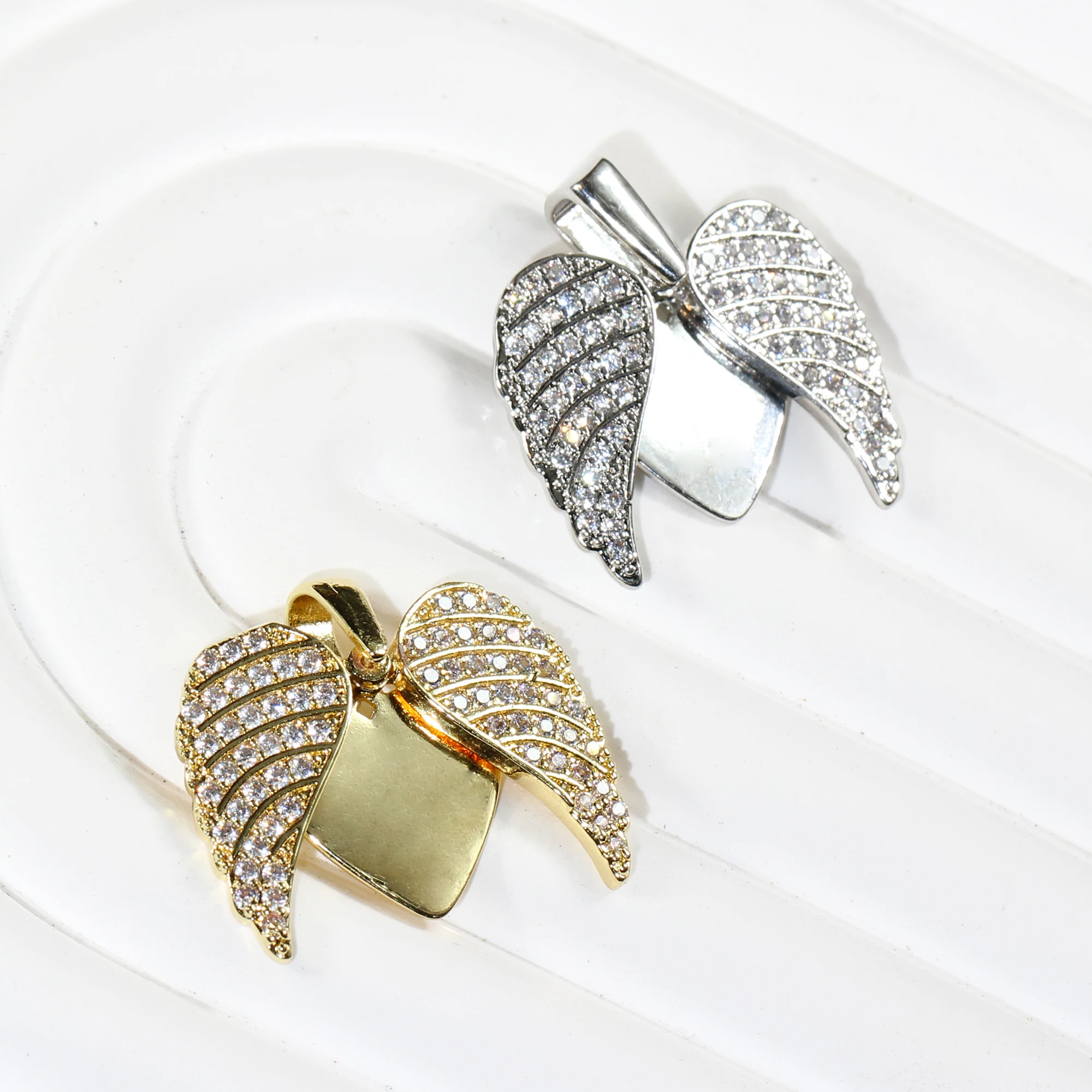 Charm Crystal Angel Wings Heart Pendant Necklaces Ladies Girl Simple White Zircon Love Elegant Necklace Women Jewelry