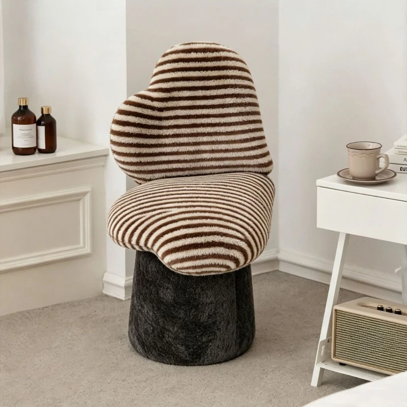 Medieval love chair Homestay Internet celebrity clock in photo chair bedroom dressing stool