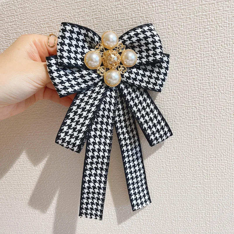 Korean Fabric Bow Tie Brooches Pearl Bowknot Necktie Fashion British Style Shirt Collar Pins for Men and Women Accessories